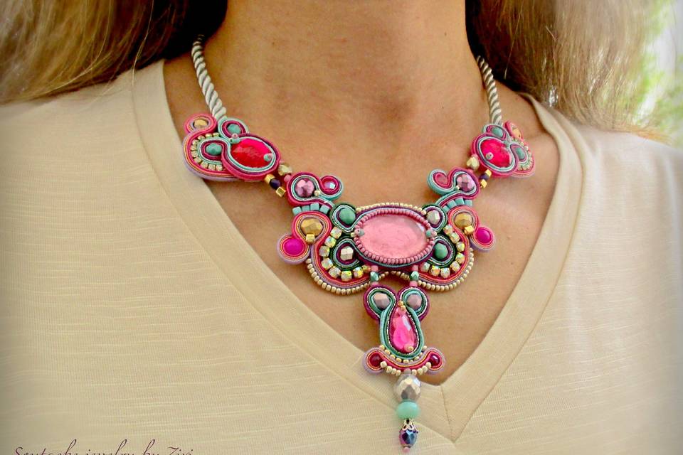 Collar multicolor soutache