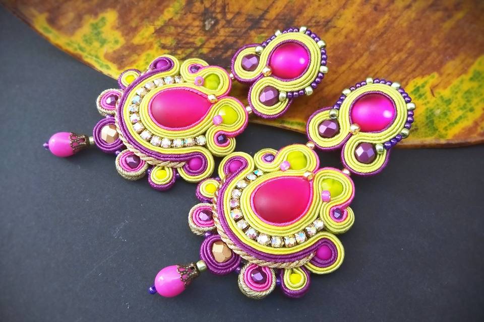 Pendientes amarillo morado