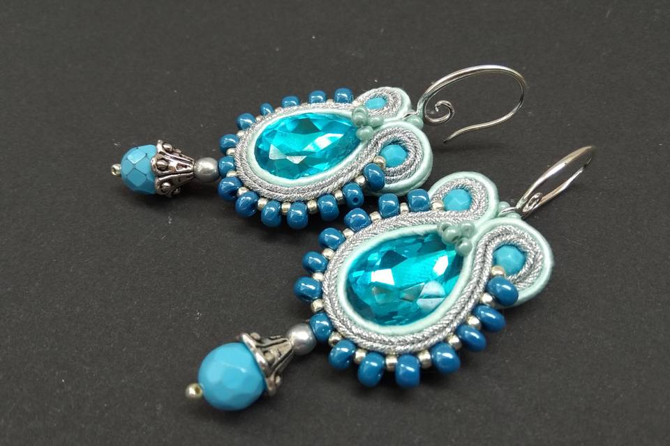 Pendientes pequeños azul