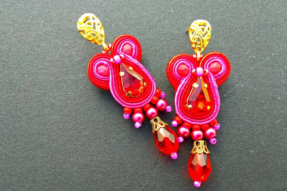 Pendientes tonos rojos