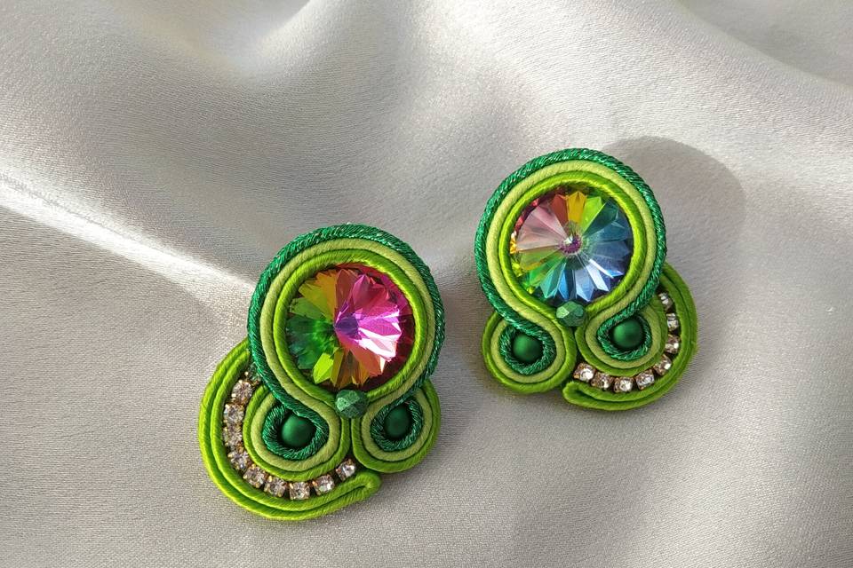 Pendientes verde lima