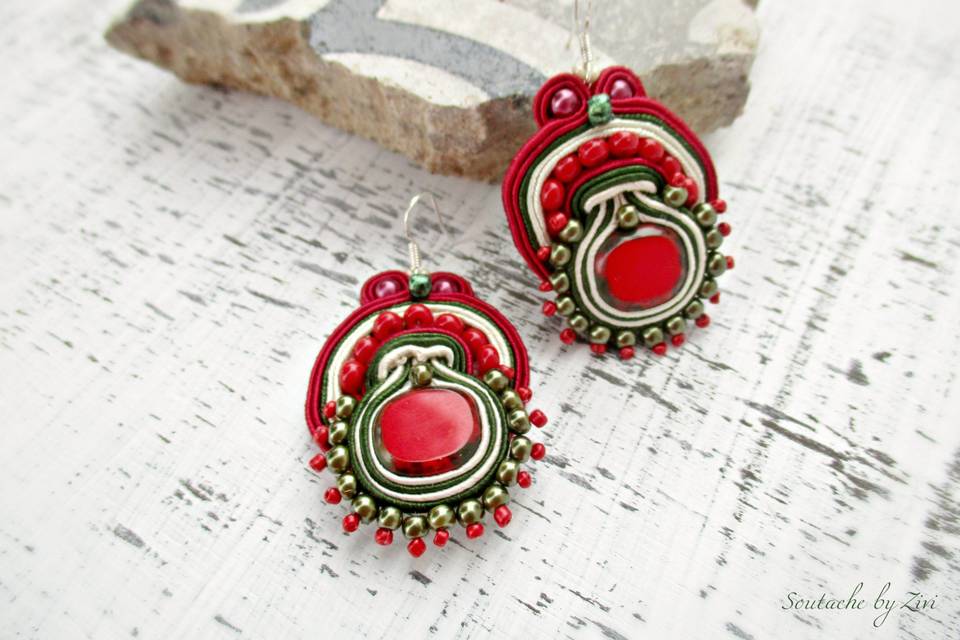 Pendientes rojo verde