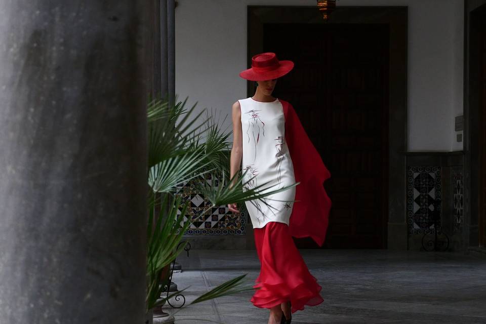 Vestido pintado con organza