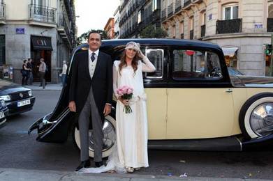 La llegada de la novia en coche