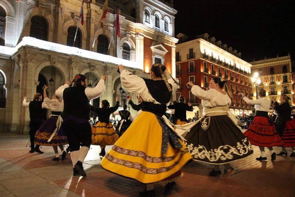 Grupo de Danzas Mies y Barro