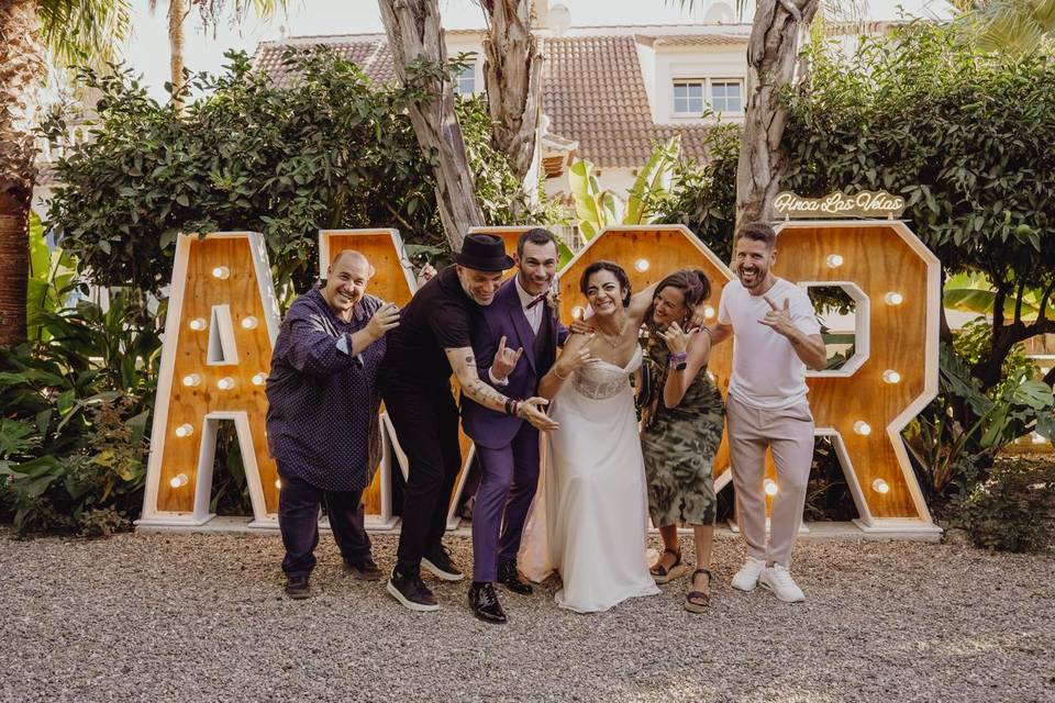 Lorena Celebra con Encanto