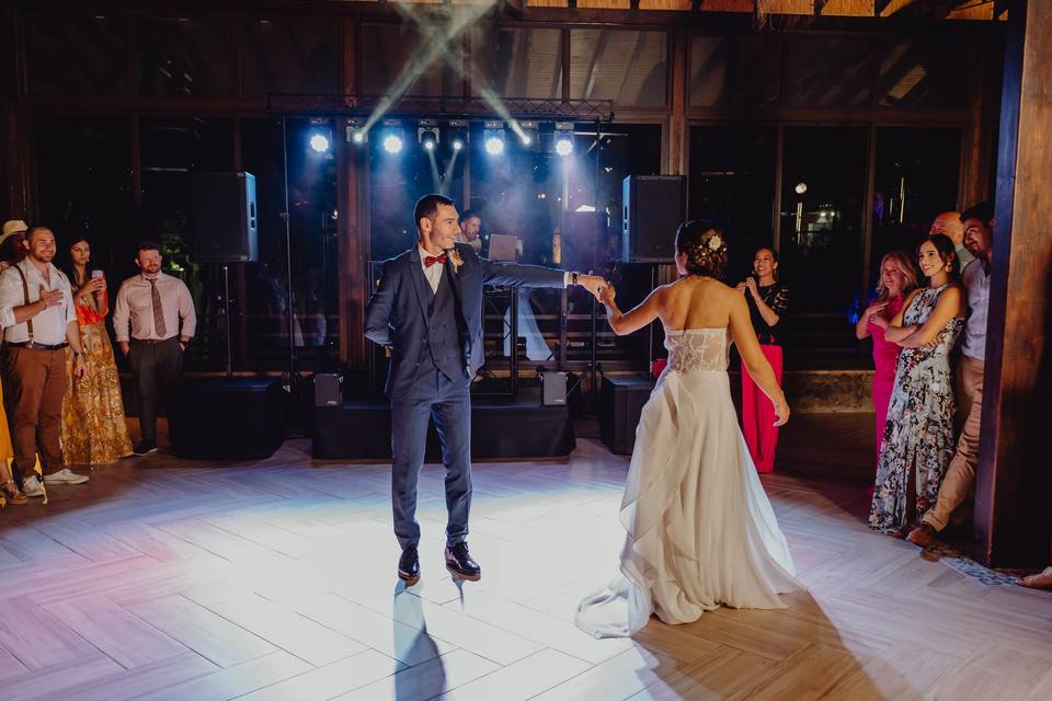 Lorena Celebra con Encanto