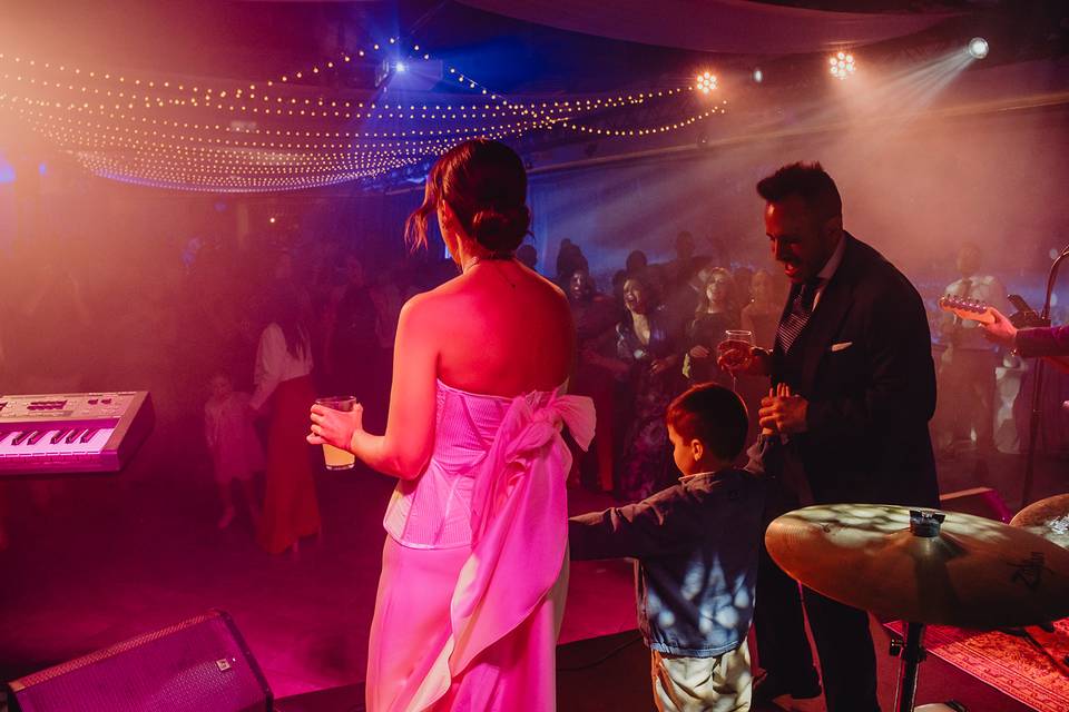 Lorena Celebra con Encanto
