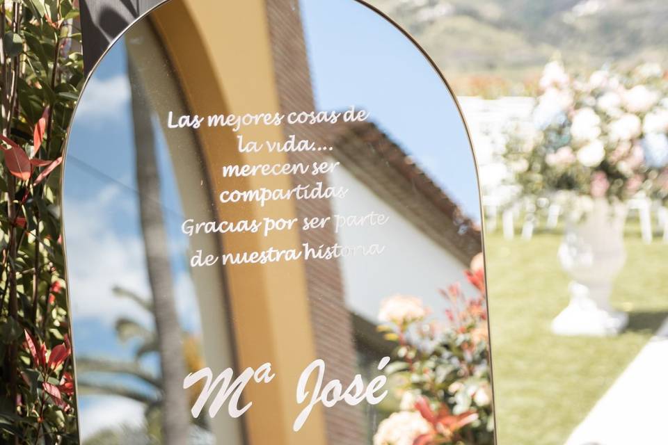 Lorena Celebra con Encanto