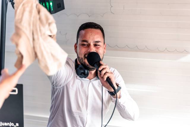 Dj