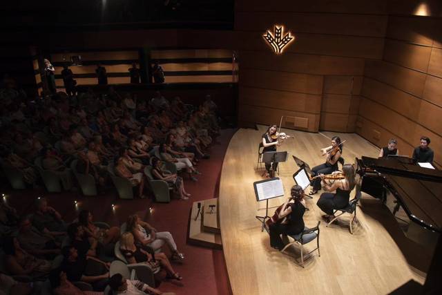 Acto en auditorio