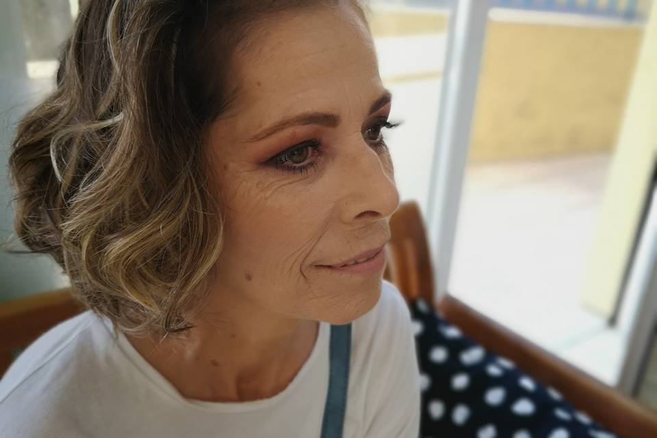 Peluquería y maquillaje