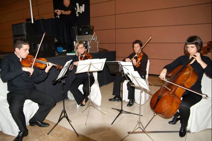 Cuarteto de cuerda en aperitivo