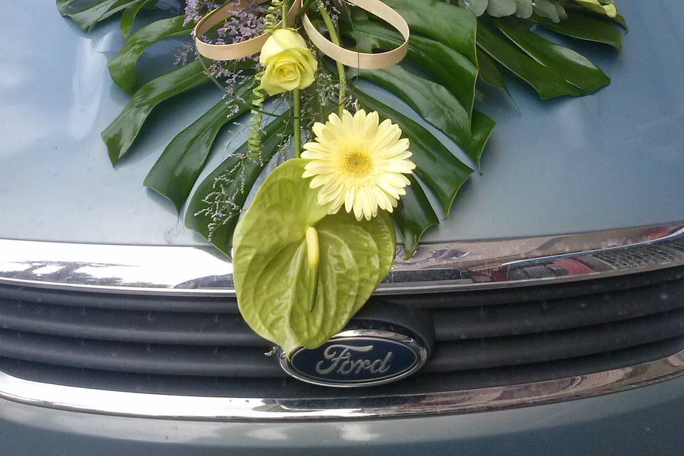 Arreglo para coche de novios