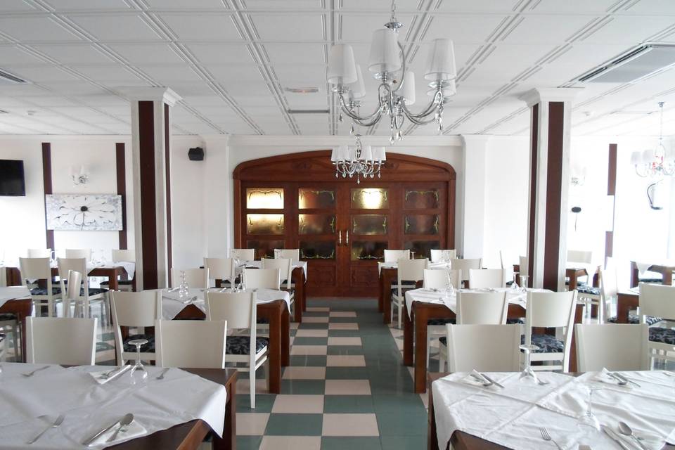 Salón comedor de 100 comensales