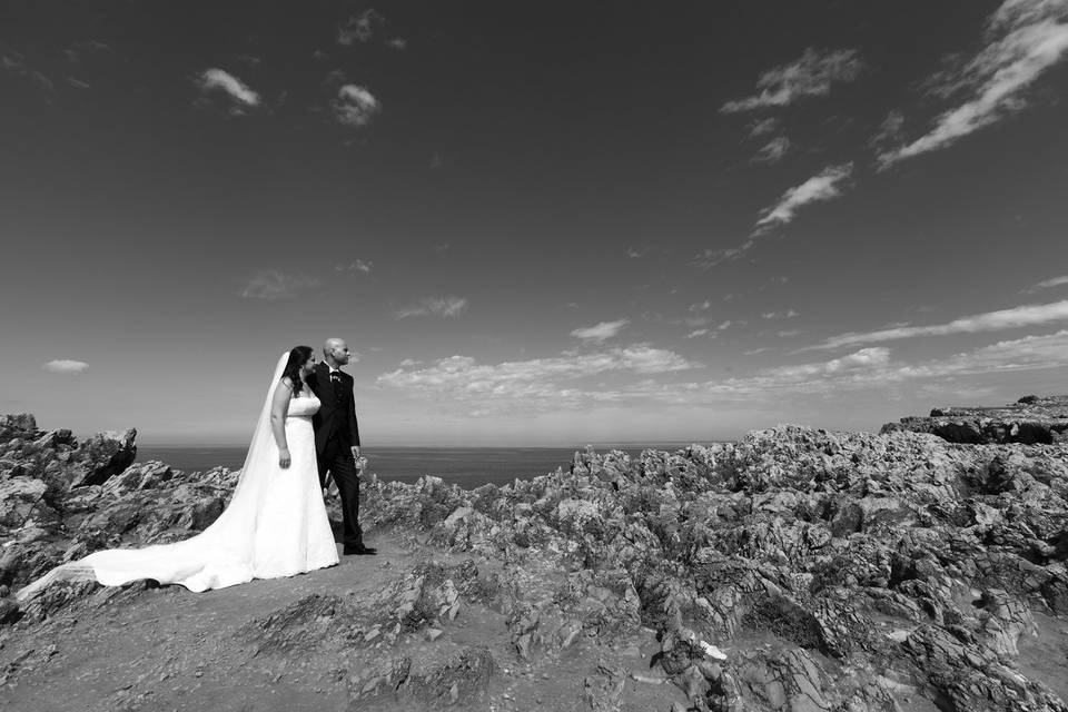 Postboda, mirando al cielo