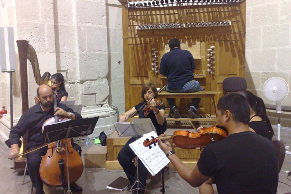 Cuarteto de cuerda con organo