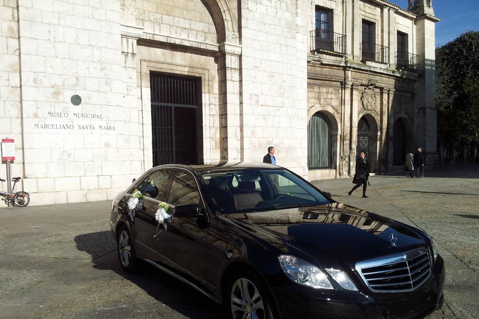 Taxi Mercedes Burgos. Boda