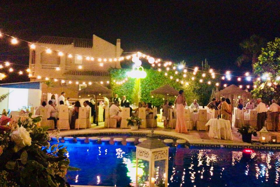 Boda en la piscina