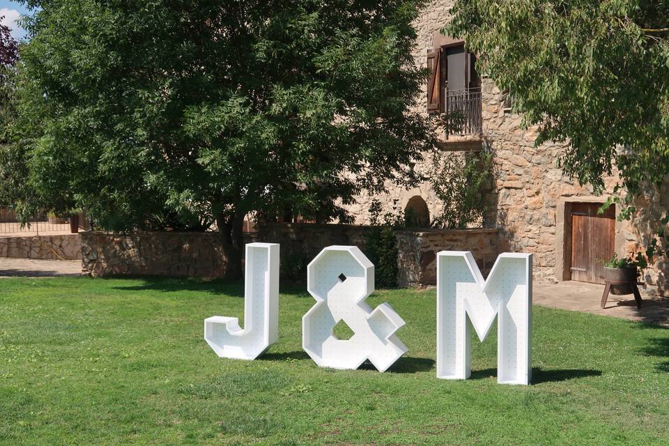 J&M