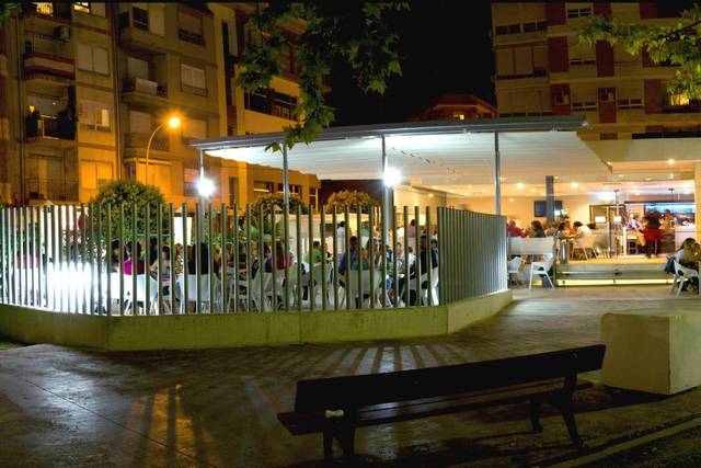 Exterior de noche