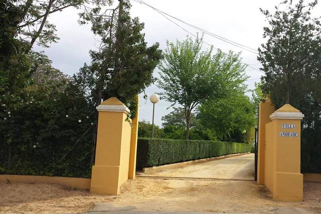 Entrada de la villa