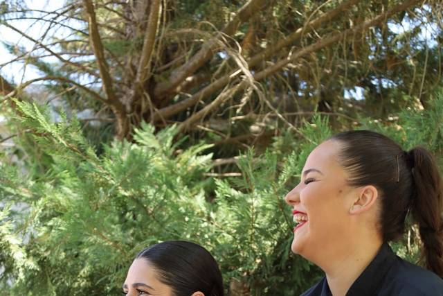 Camareras sonrientes
