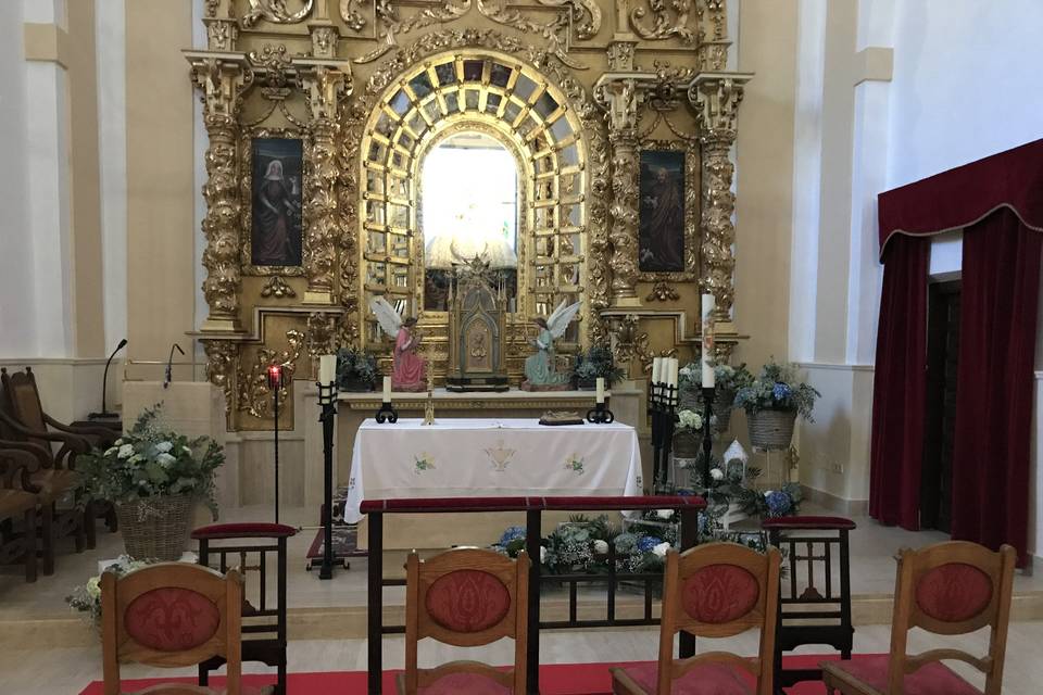 Altar de cestos con hortensia