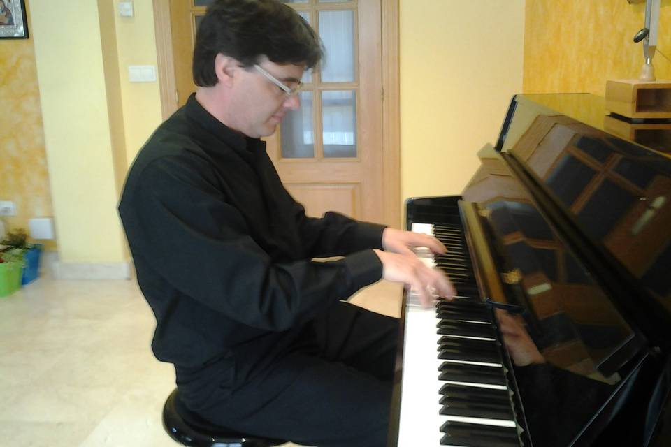 Juan Andrés Jimenez al piano
