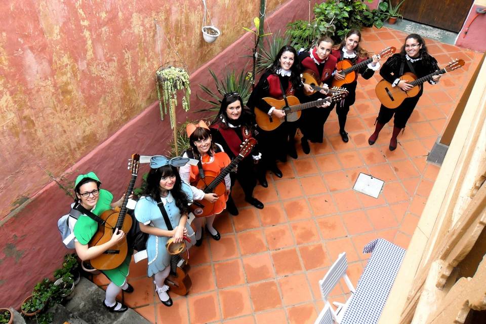 Ronda en un balcón