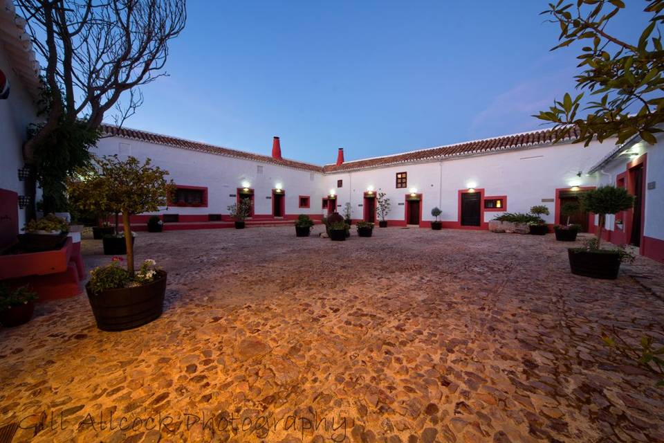 Patio de habitaciones