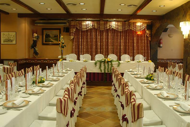 Salón para el banquete de bodas