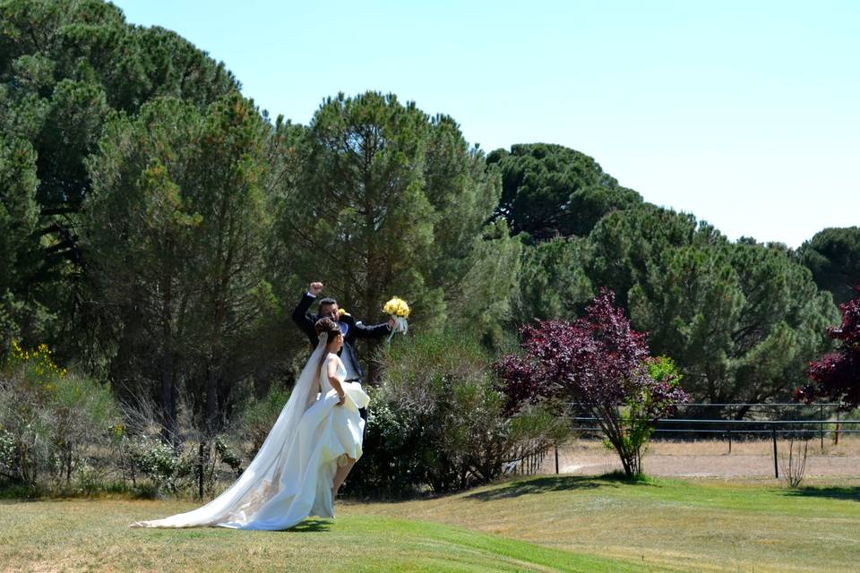 Novios en las terrazas