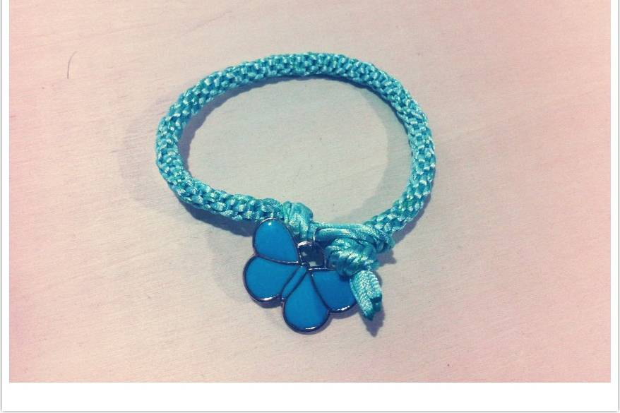 Pulsera celeste