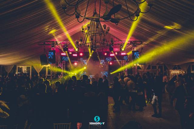 Opción cubo con pantallas