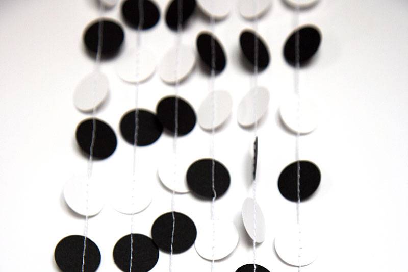 Guirnalda confetti blanco & negro