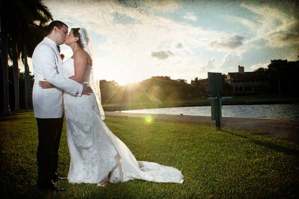 Beso de los novios