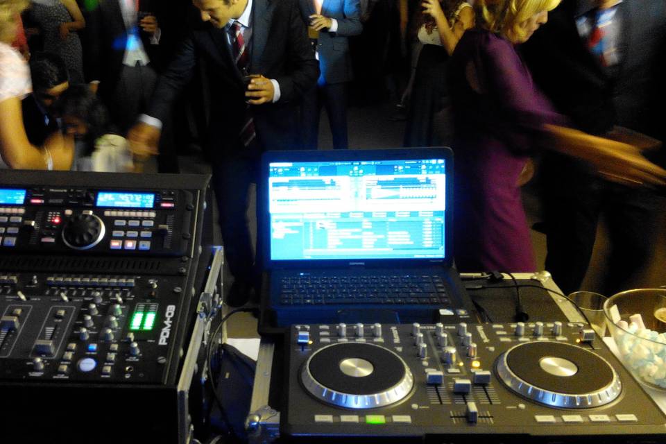 Servicio de DJ