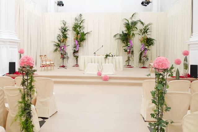 Flores en el altar