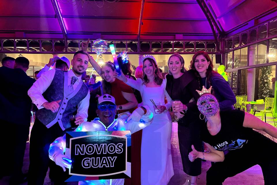 Novios Guay