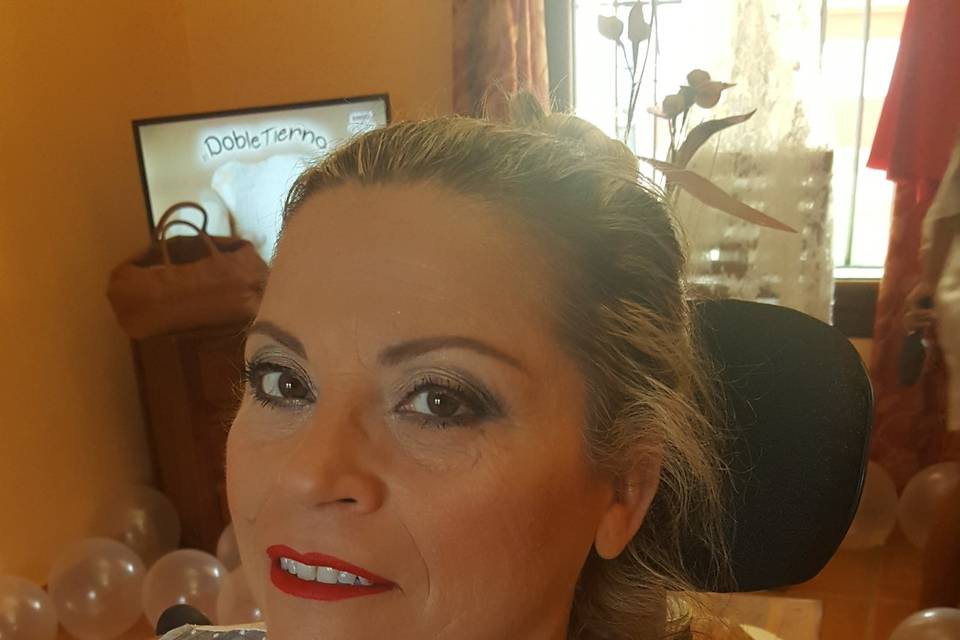 Maquillaje a la madre de la novia