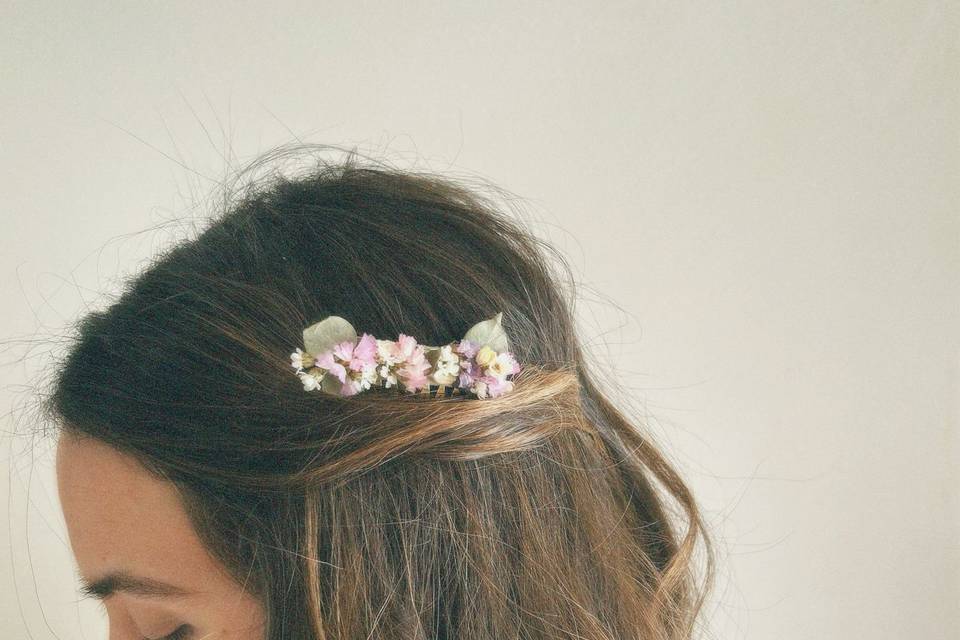 Peineta flores secas