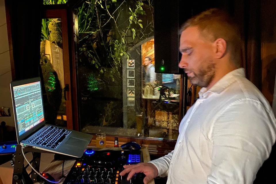 Aitor Isaoglu Dj