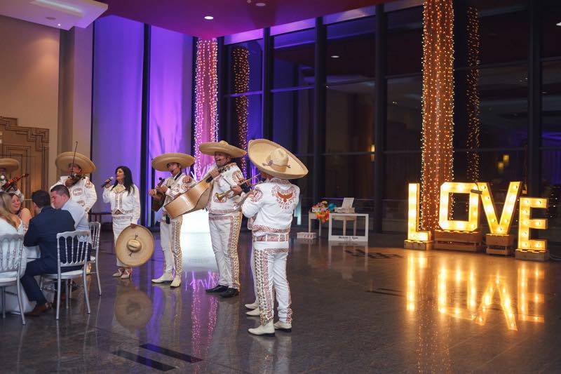 Tocando en una boda