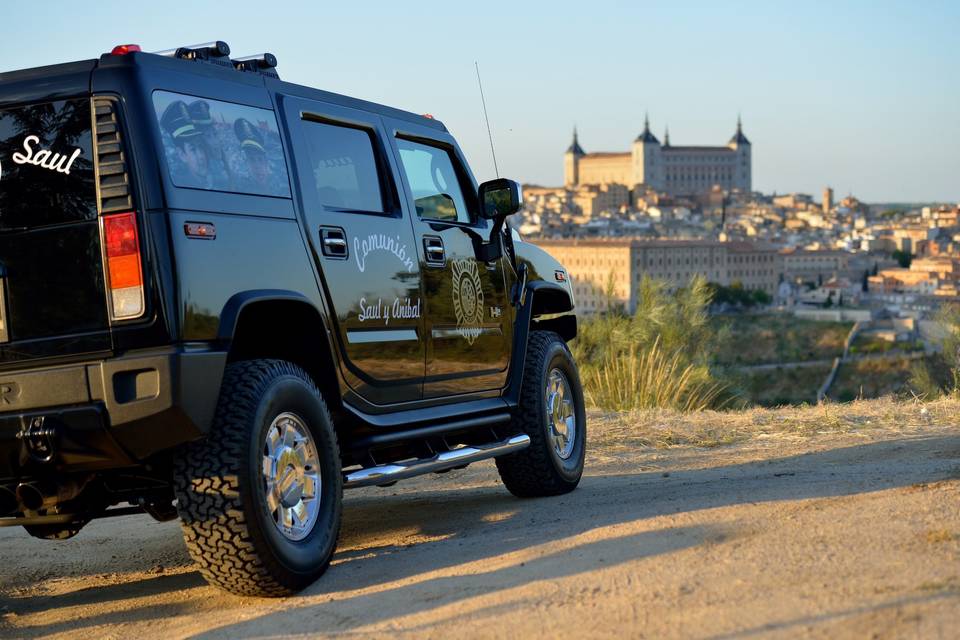 Comunión con Toledo de fondo