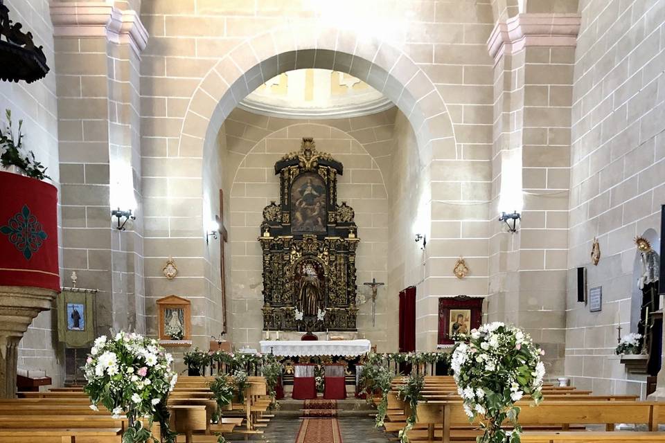 Iglesia de Alcántara decorada