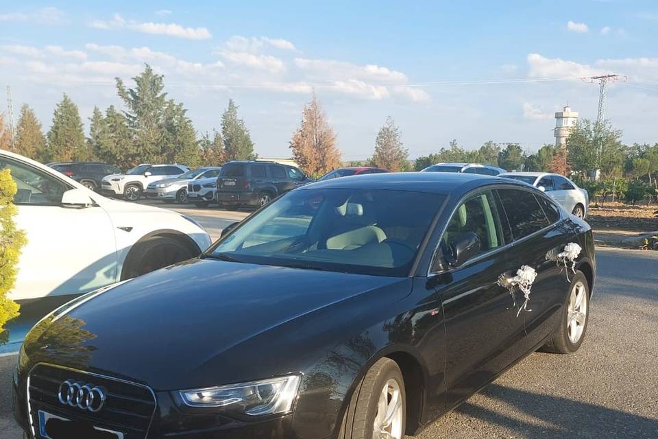 Audi a5 engalanado