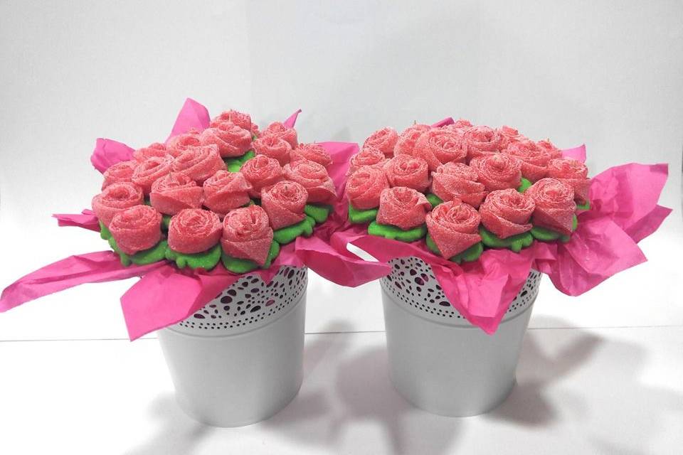 Macetitas con rosas de gominolas