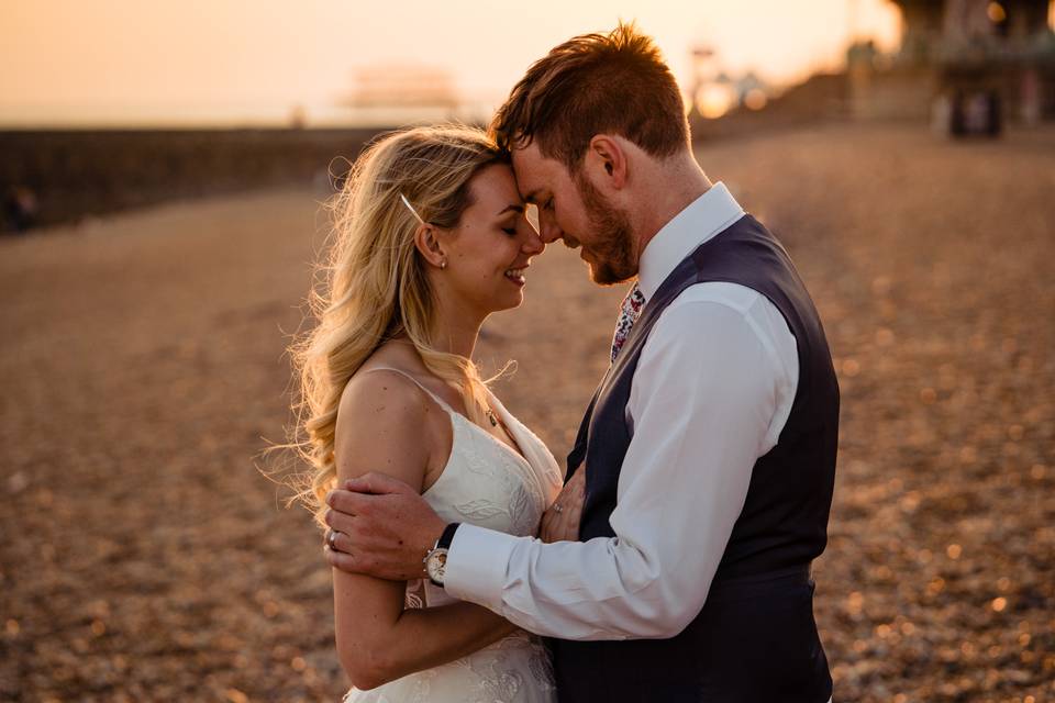 Los novios en la playa