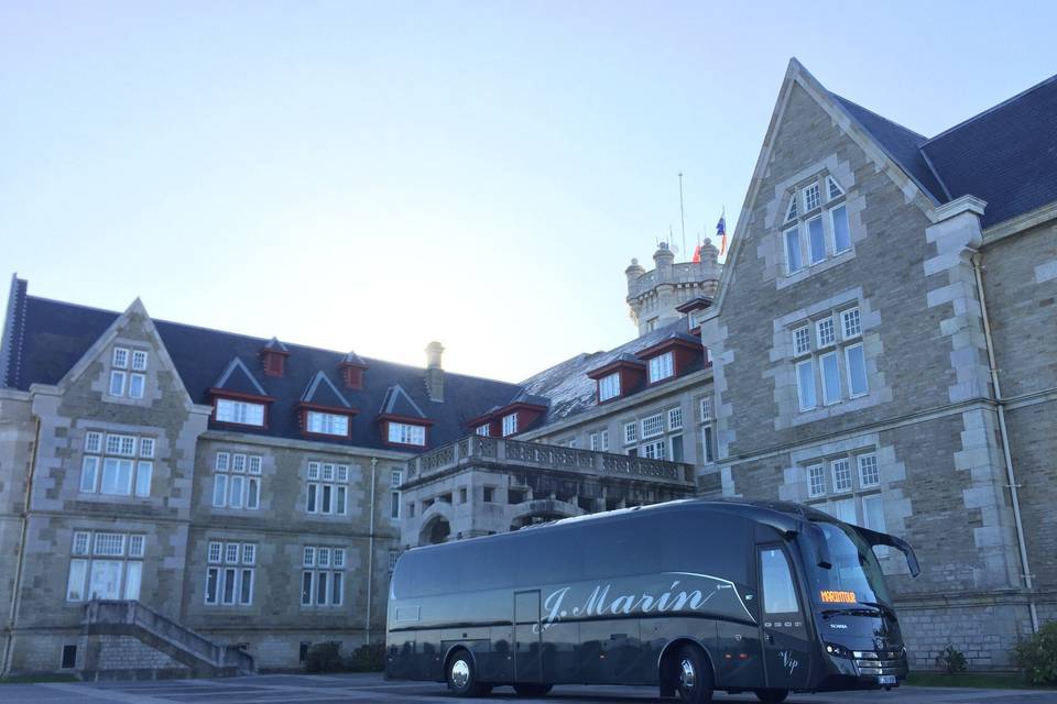 Bus en el Palacio de la Magadalena